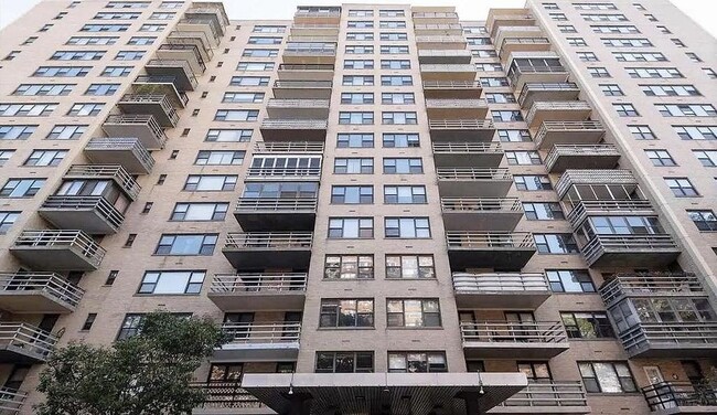 Building Photo - 201 St Pauls Ave