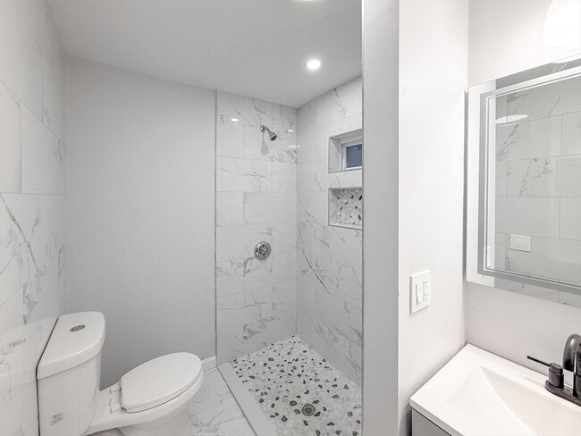 Building Photo - 29 Avon St