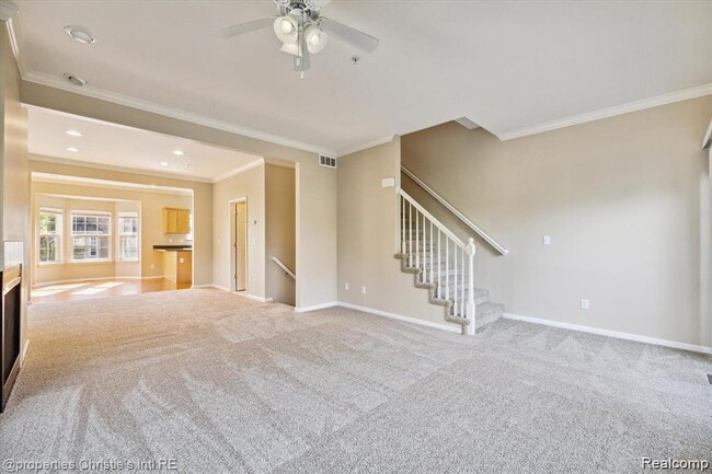 Building Photo - 22021 Parkview Dr