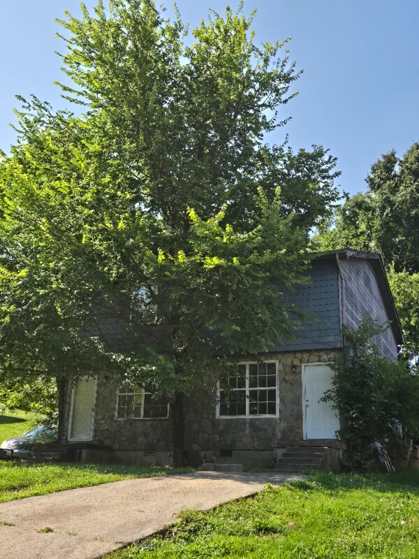 Foto del edificio - 3421 Donna Kay Dr