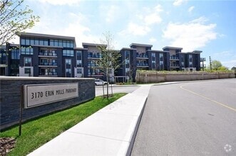 Building Photo - 3170-3170 Erin Mills Pkwy