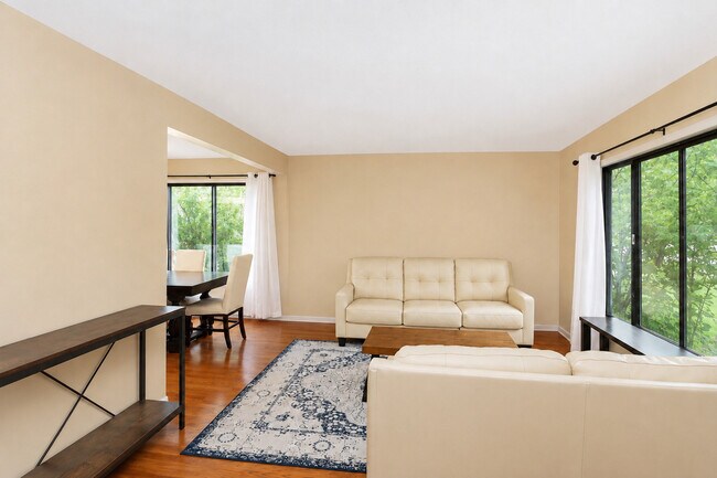 Foto del edificio - 982 Valleyview Dr