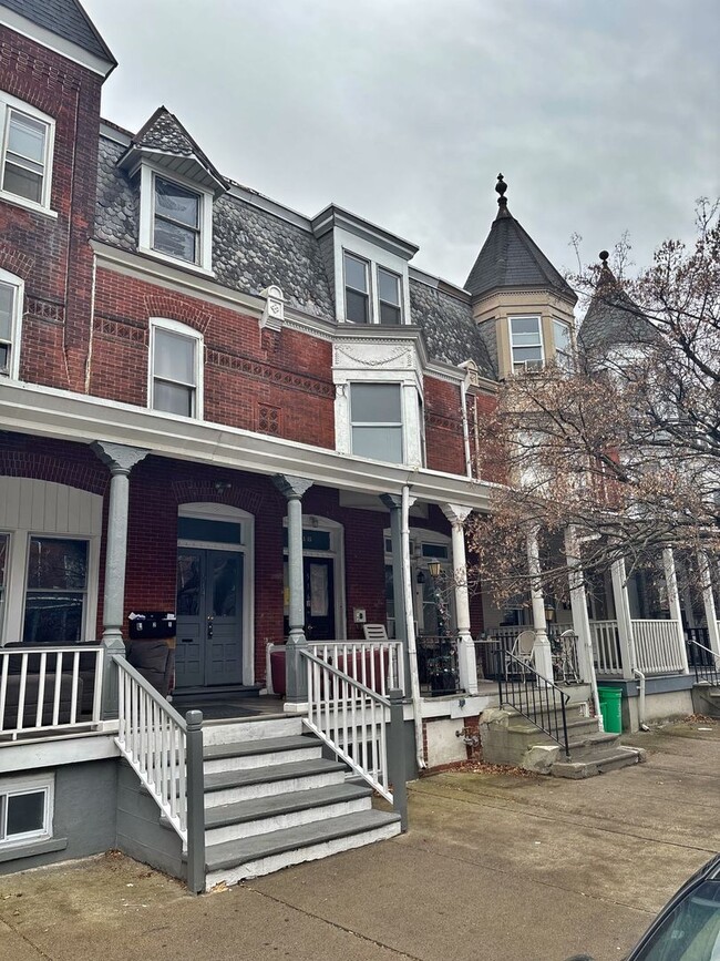 Building Photo - 516 W Allen St