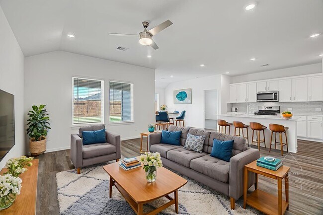 Foto del edificio - 20550 Fourier Dr