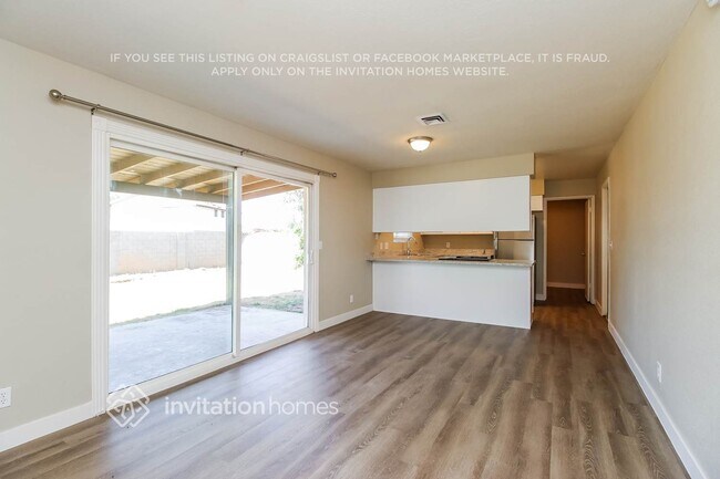 Foto del edificio - 1249 E 8th St