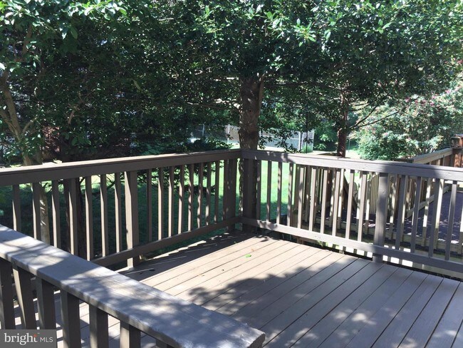 Building Photo - 10321 Bushman Dr