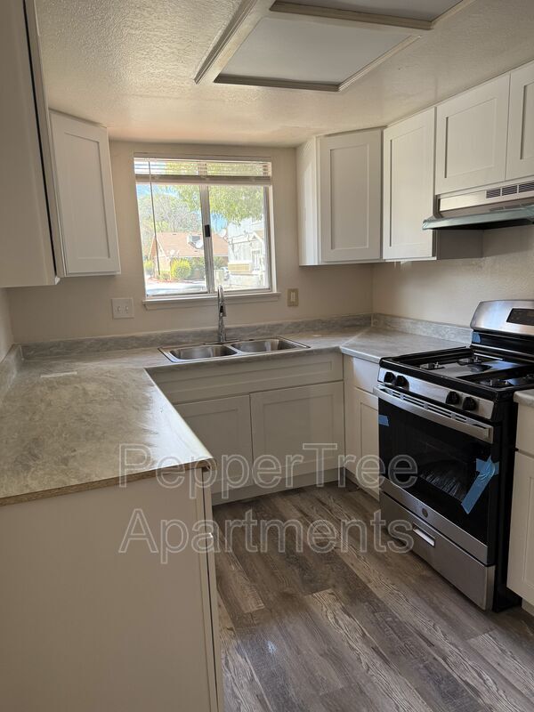 Foto del edificio - 151 E Cherry Ln