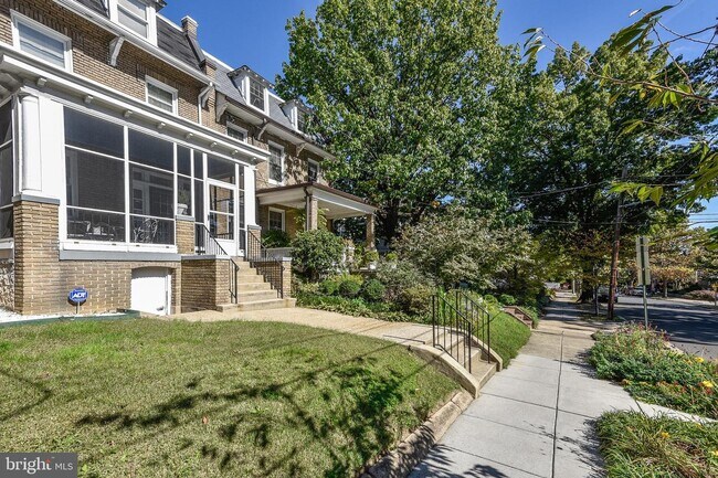 Foto del edificio - 1511 Allison St NW