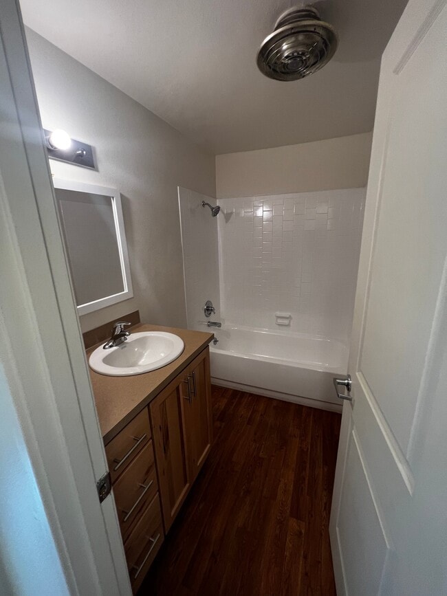 Building Photo - 8585 SW Canyon Ln
