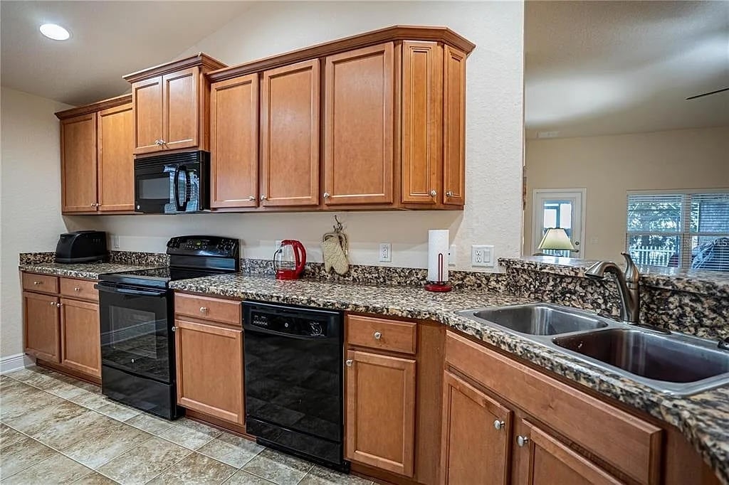 Foto del edificio - 4023 Island Lakes Dr