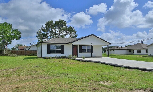 Building Photo - 2 bed / 1 bath home in Waller County. Move...