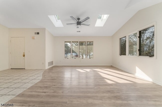 Building Photo - 48 Westchester Terrace