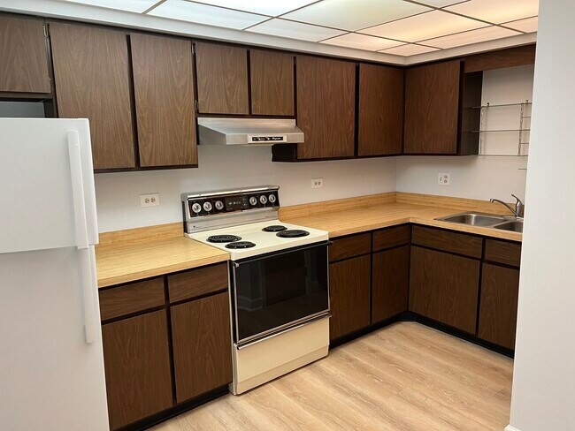 Foto del edificio - 483 N Larch Ave