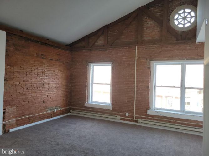 Foto principal - 351 Main St