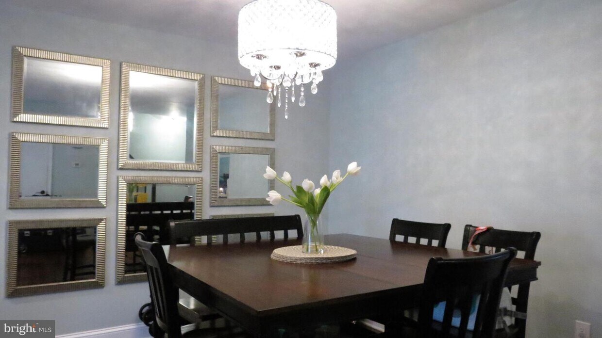 Foto principal - 61 Pear Tree Ln