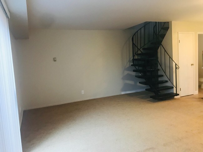 Building Photo - Spacious remodeled 2 story apartment