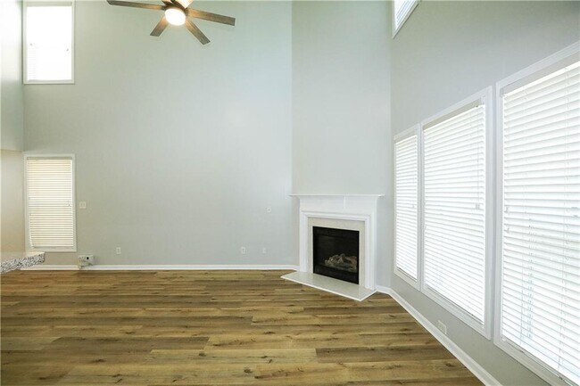 Building Photo - 2158 Staunton Dr