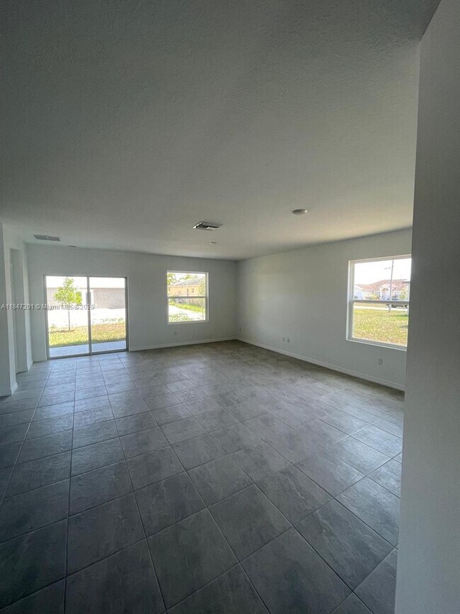 Foto del edificio - 4081 SW Hablow St