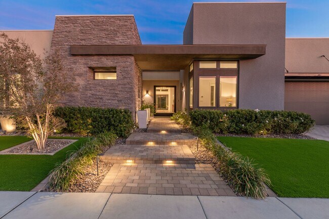 Building Photo - 2195 Overlook Canyon Ln-Situated in the Ex...