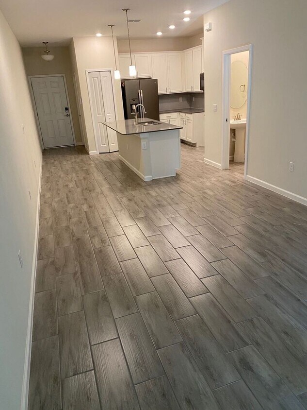 Foto del edificio - Townhome for Rent
