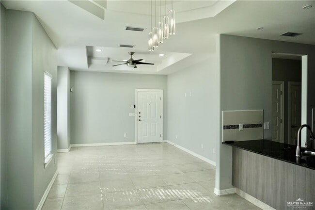 Building Photo - 2703 Larkspur Ave
