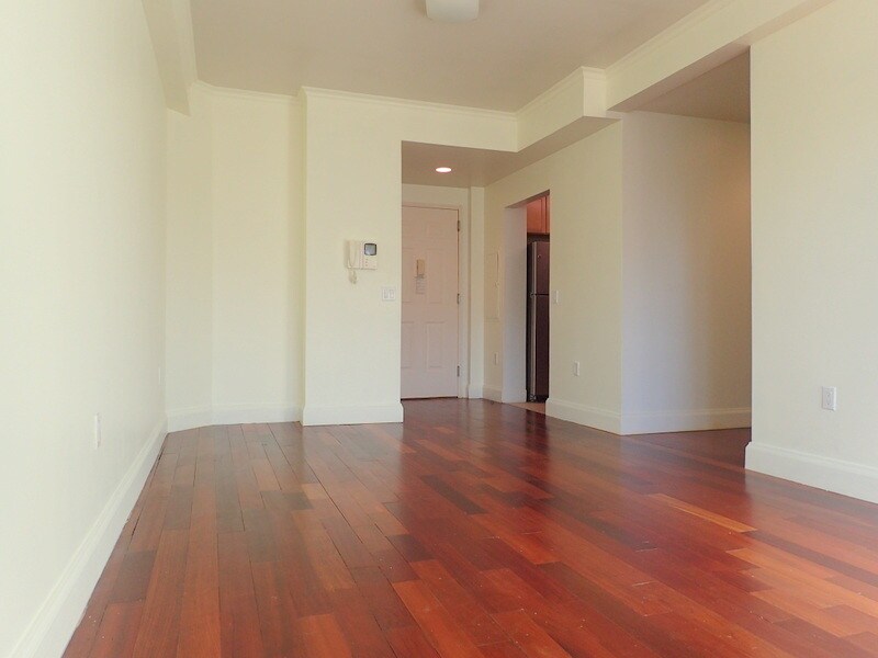 Primary Photo - 163 St Nicholas Ave
