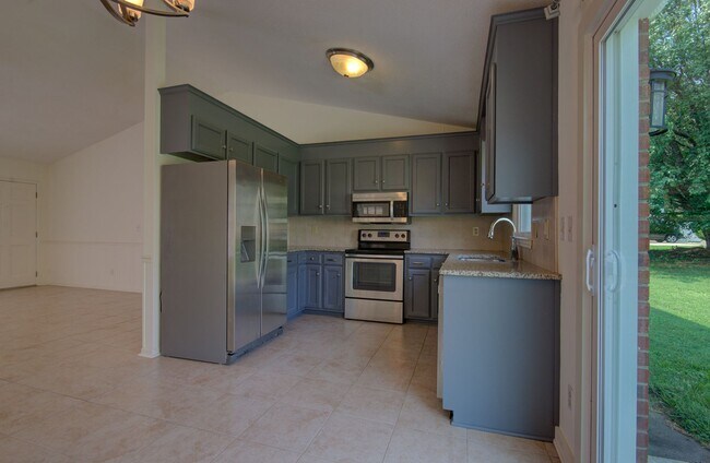 Building Photo - 5132 Rea Rd