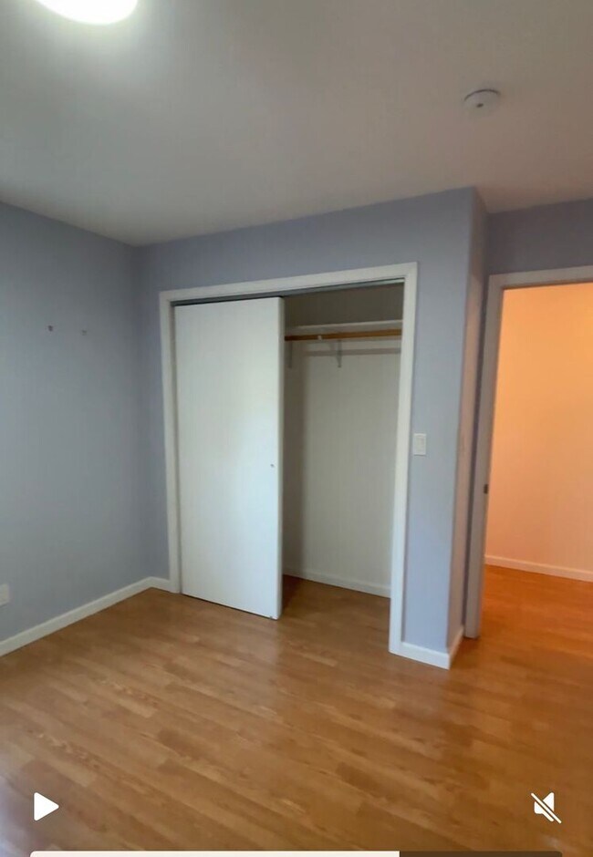 Foto del edificio - Large Lot Near Downtown Hillsboro