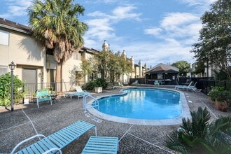 Building Photo - 1112 Bering Dr