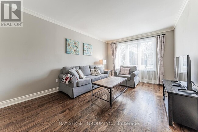 Building Photo - 2191 Dunvegan Ave