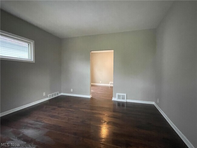 Building Photo - 2062 W 91st St