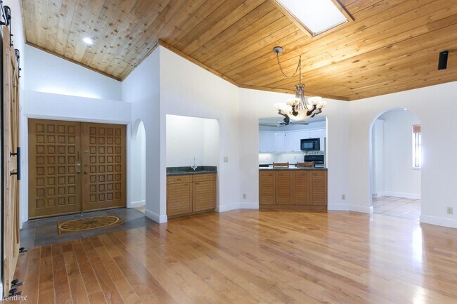 Building Photo - 3 br, 2 bath House - 341 Oregon Ln
