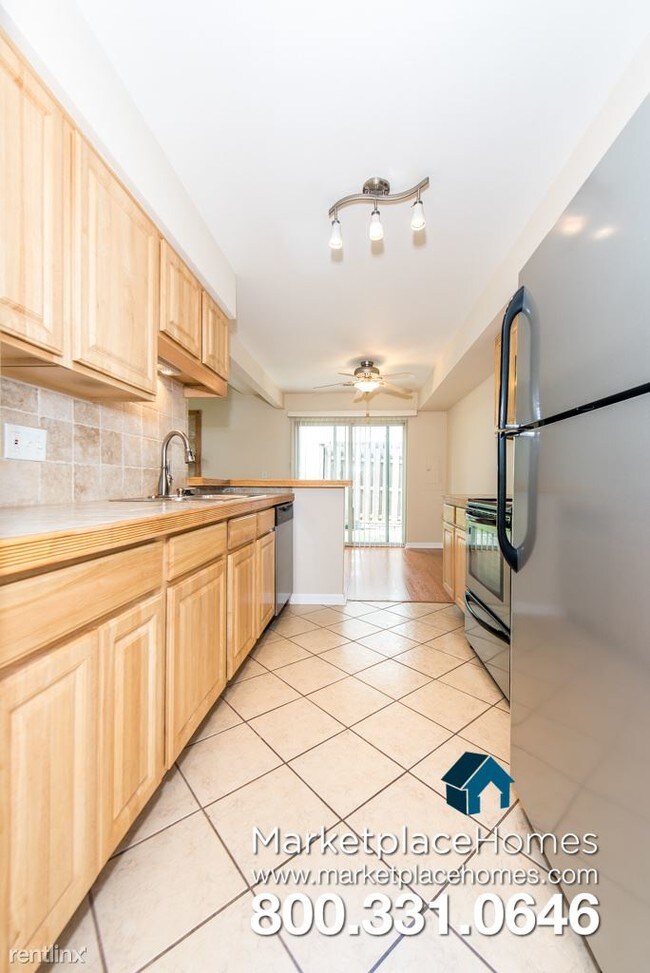 Building Photo - 1128 N Knollwood Dr