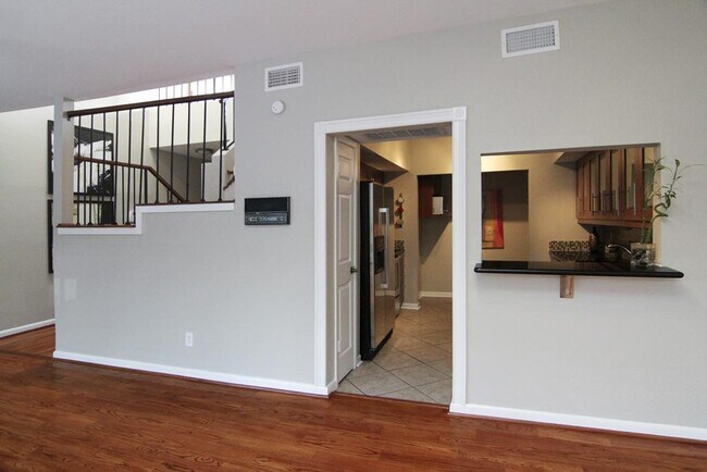 Building Photo - 1300 Augusta Dr