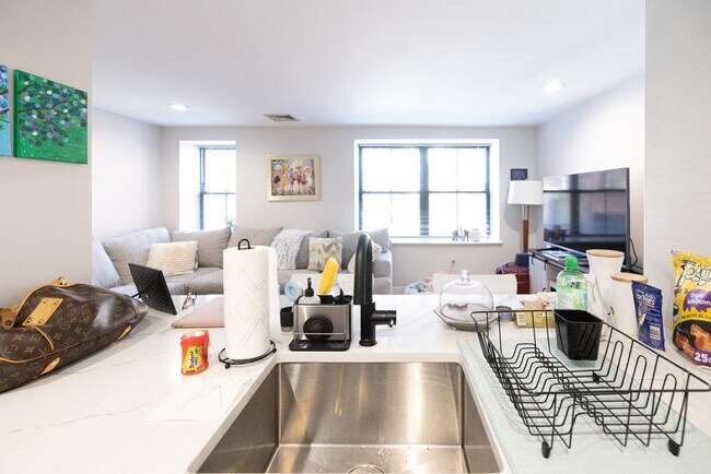 Building Photo - 1 bedroom in Boston MA 02118