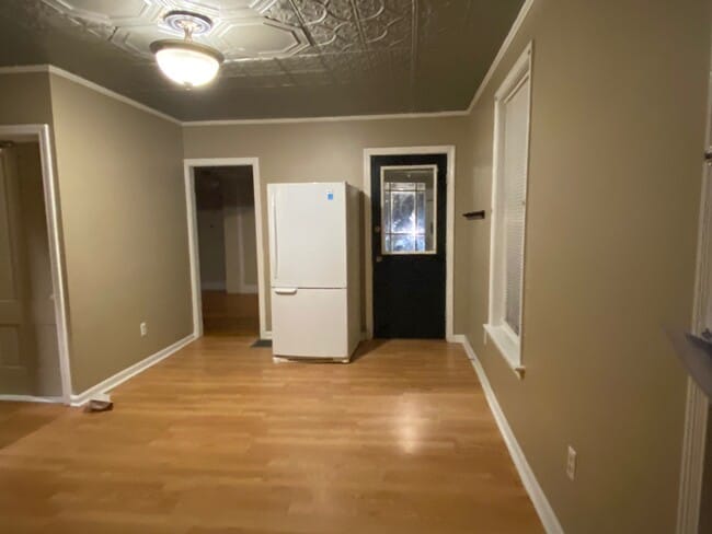 Kitchen (II) - 1003 Main St