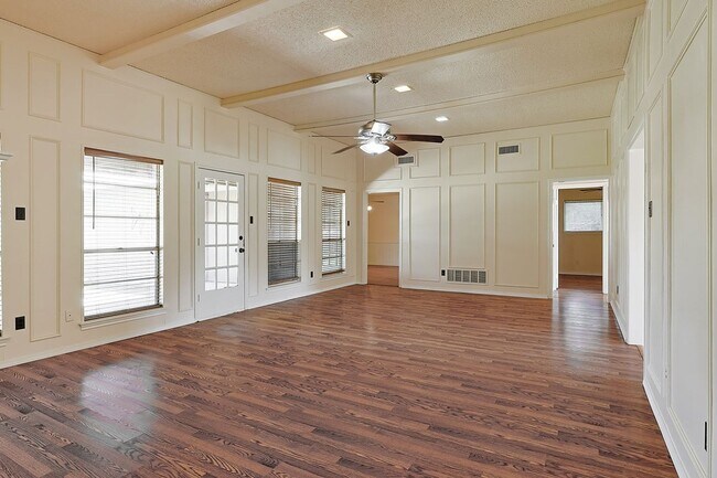 Foto del edificio - 6809 Fawn Valley Pl
