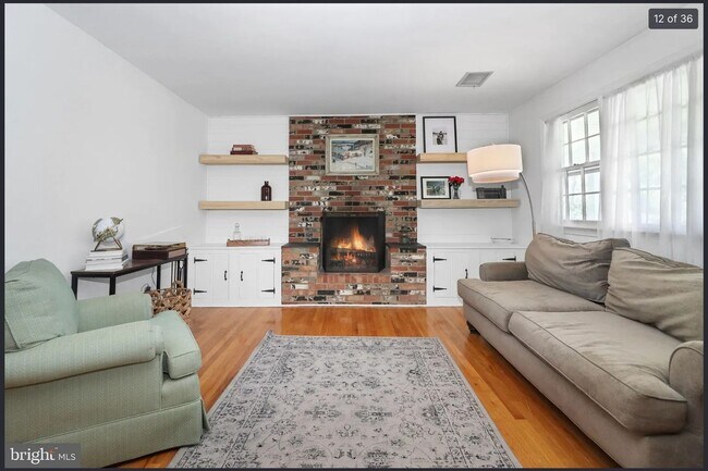 Foto del edificio - 163 Hickory Corner Rd