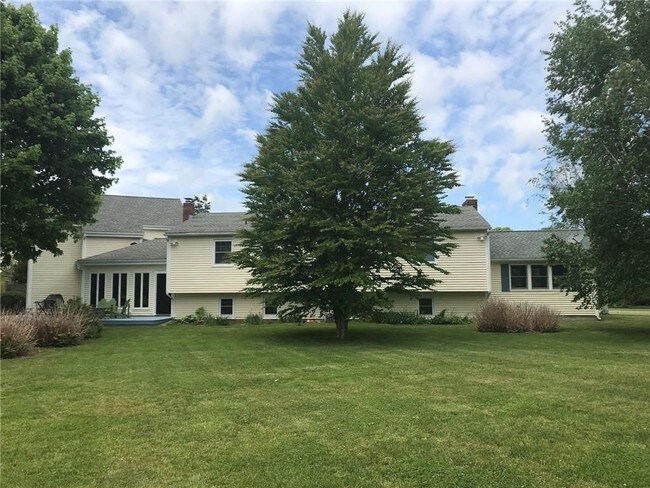 Building Photo - 37 Leeward Ln