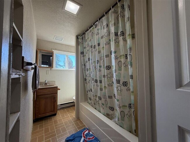 Foto del edificio - 4 Bedroom House for Rent
