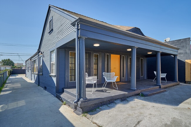 Building Photo - 225 N Harvard Blvd