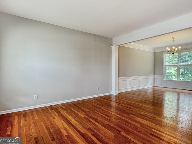 Building Photo - 705 Redrift Ct