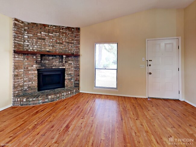 Building Photo - 616 Thomas McKeen