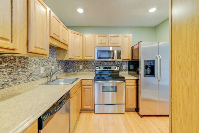 Building Photo - 1547 E Swan Cir