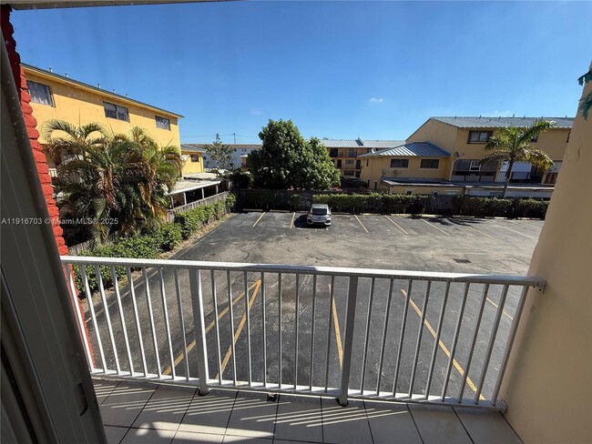 Building Photo - 1255 W 49th Pl