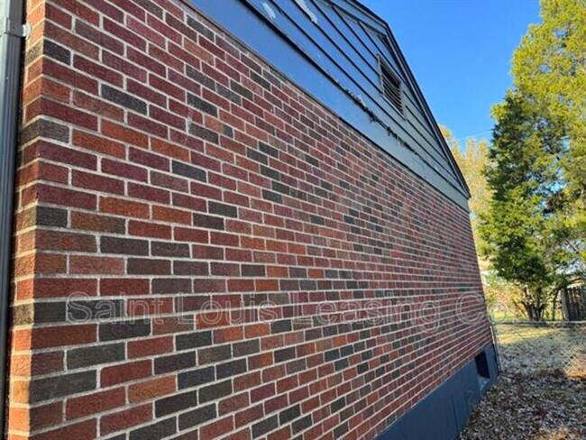 Building Photo - 1749 Foley Dr