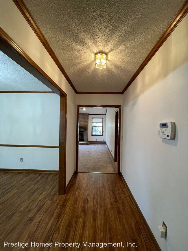 Building Photo - 3 br, 2 bath House - 267 Graceland Circle