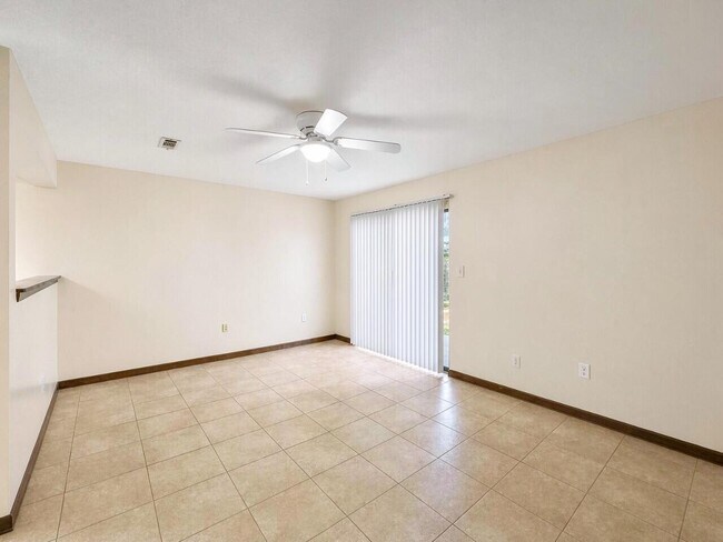 Foto del edificio - 208 Third St SE