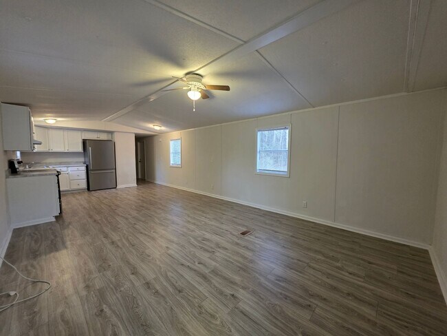 Foto del edificio - Newly Remodeled Trailer - Close to New River Air Station