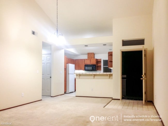 Building Photo - 1759 Parkview Green Cir